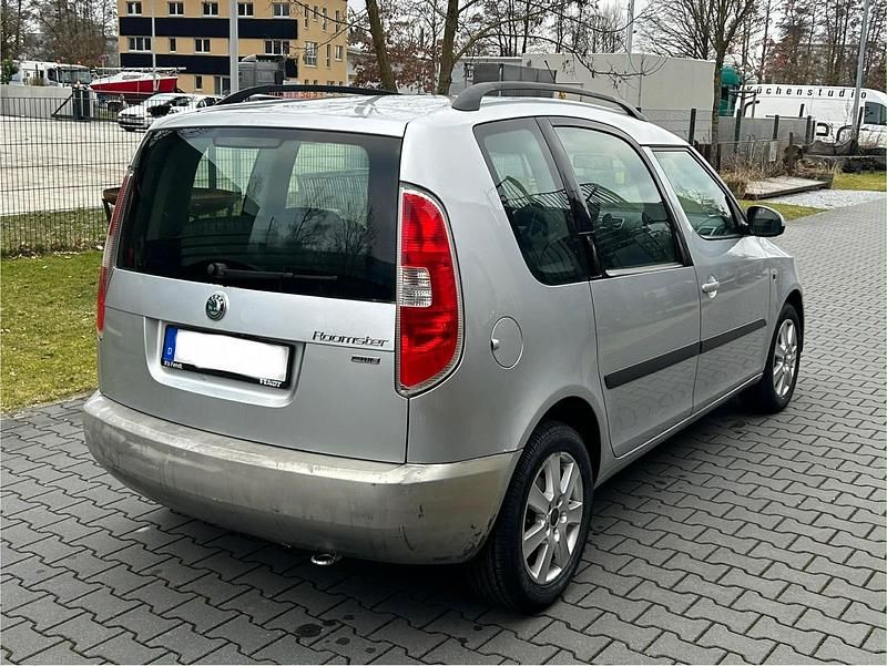 Gebraucht Skoda Roomster 80 PS (58 kW) 2008 Silber Van / Kleinbus