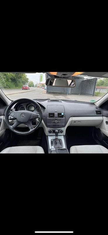 Second-hand Mercedes C180 Elegance 156 CP (114 kW) 2010 Negru Break