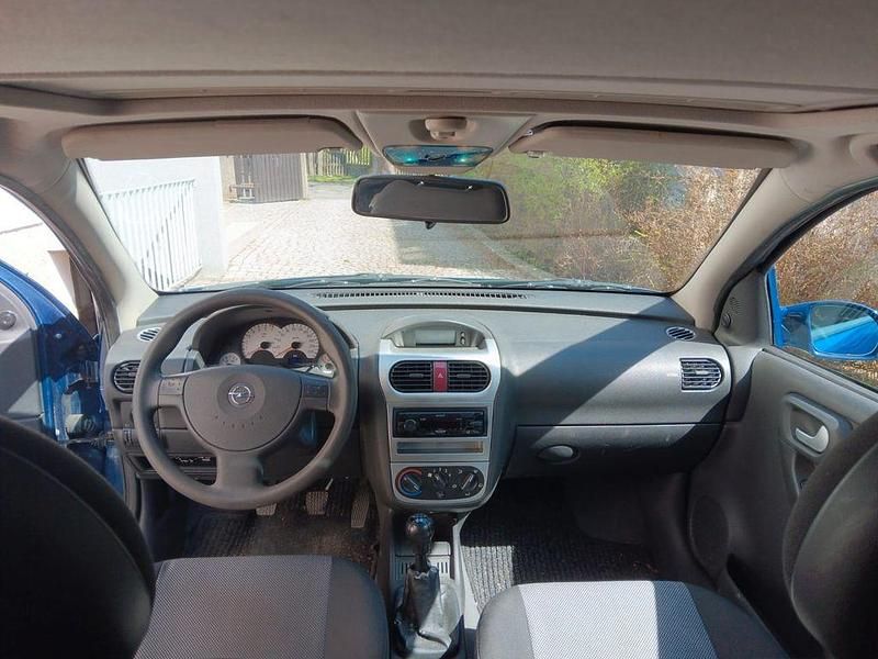Usata Opel Corsa 75 CV (55 kW) 2003 Blu Berlina