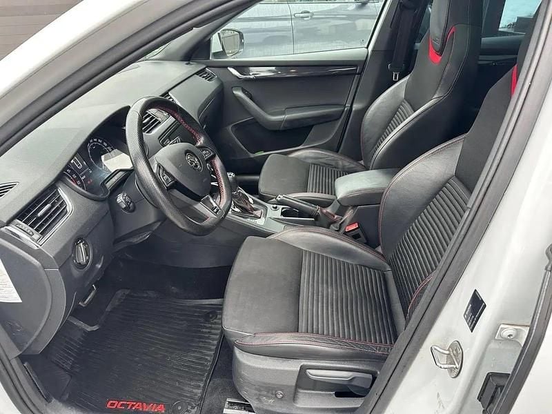 Gebraucht Skoda Octavia RS 184 PS (135 kW) 2015 Weiß Kleinwagen