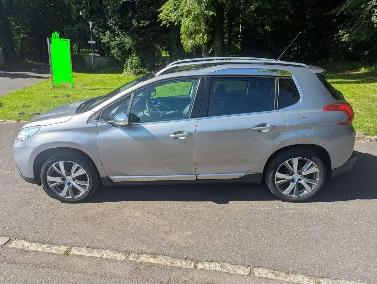 Gebraucht Peugeot 2008 Allure 114 PS (83 kW) 2015 SUV