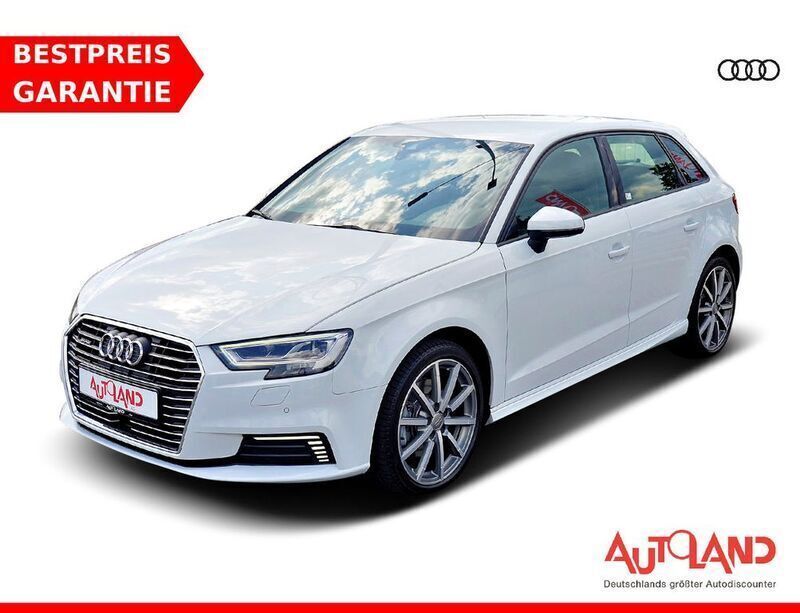 Weiß Gebraucht 2020 Audi A3 Sportback e-tron S-Line Limousine | 24.950 € (Guter Preis) - Bild 1/4