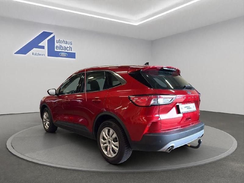Używany Ford Kuga Cool & Connect 150 KM (110 kW) 2020 Czerwony SUV