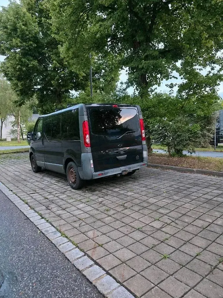 Gebraucht Opel Vivaro 115 PS (84 kW) 2007 Schwarz Van / Kleinbus