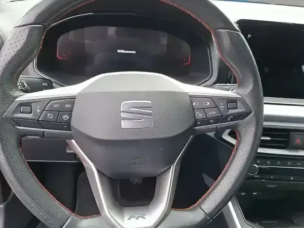 Gebraucht Seat Arona FR 110 PS (80 kW) 2023 Reinrot SUV