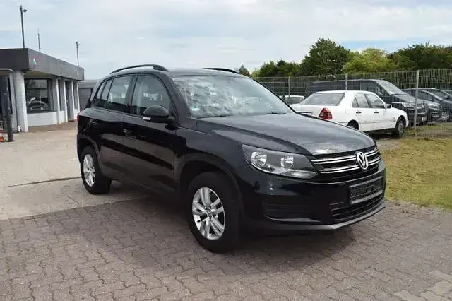 Gebraucht VW Tiguan Trendline 122 PS (89 kW) 2013 Schwarz SUV