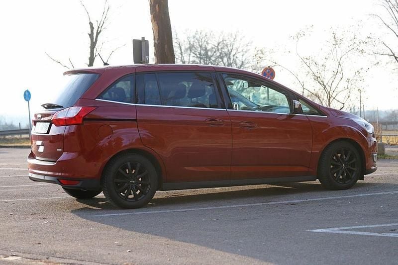 Rot Gebraucht 2017 Ford Grand C-Max Titanium Van / Kleinbus | 10.800 € (Fairer Preis) - Bild 1/4
