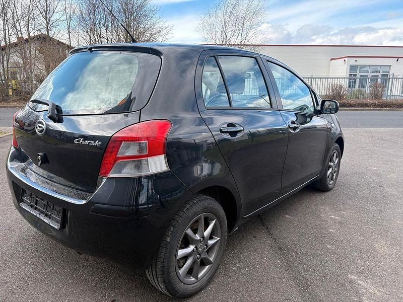 Gebraucht Daihatsu Charade 99 PS (72 kW) 2011 Schwarz Limousine