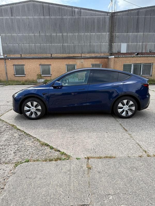 Gebraucht Tesla Model Y RWD 161 kW (220 PS) 2024 Blau SUV