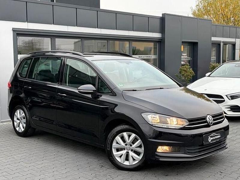 Schwarz Gebraucht 2019 VW Touran Van / Kleinbus | 19.890 € (Guter Preis) - Bild 1/4
