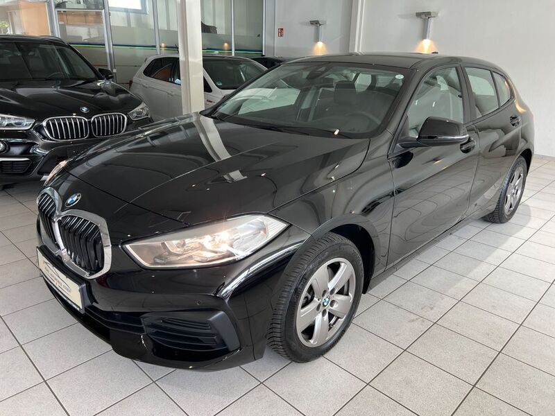 Schwarz Gebraucht 2020 BMW 118 Sport Line Kleinwagen | 15.750 € (Superpreis) - Bild 1/4