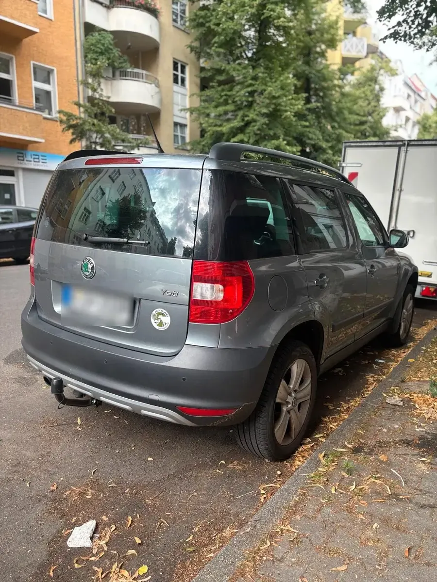 Gebraucht Skoda Yeti Experience 140 PS (102 kW) 2012 Grau SUV