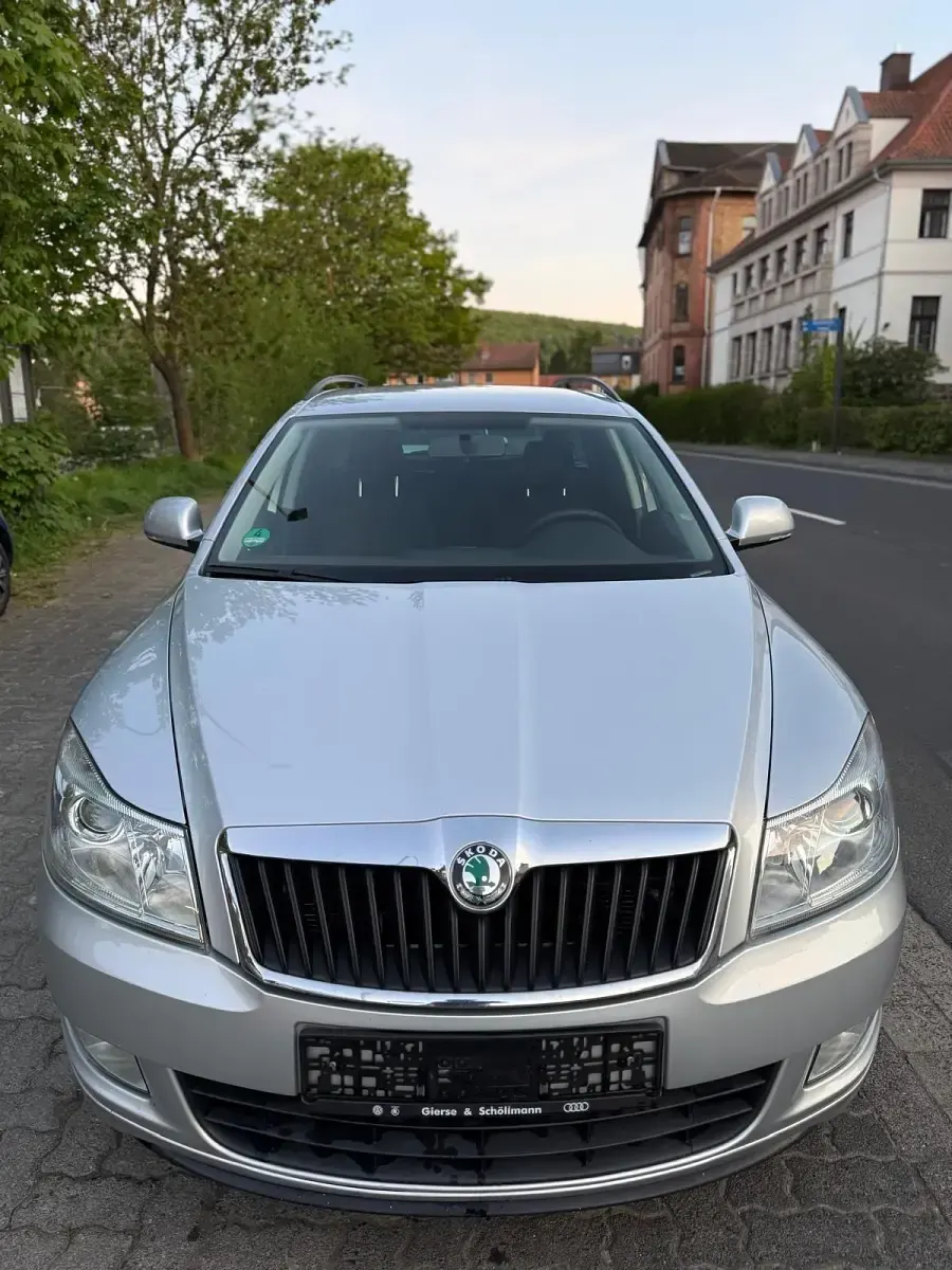 Second-hand Skoda Octavia 152 CP (111 kW) 2012 Argintiu Break