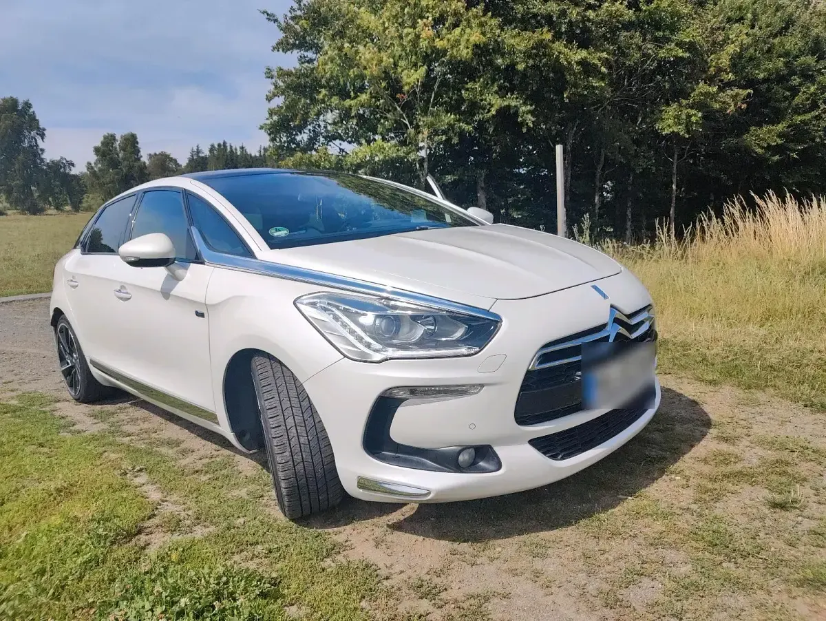 Gebraucht Citroën DS5 163 PS (119 kW) 2013 Weiß Kleinwagen