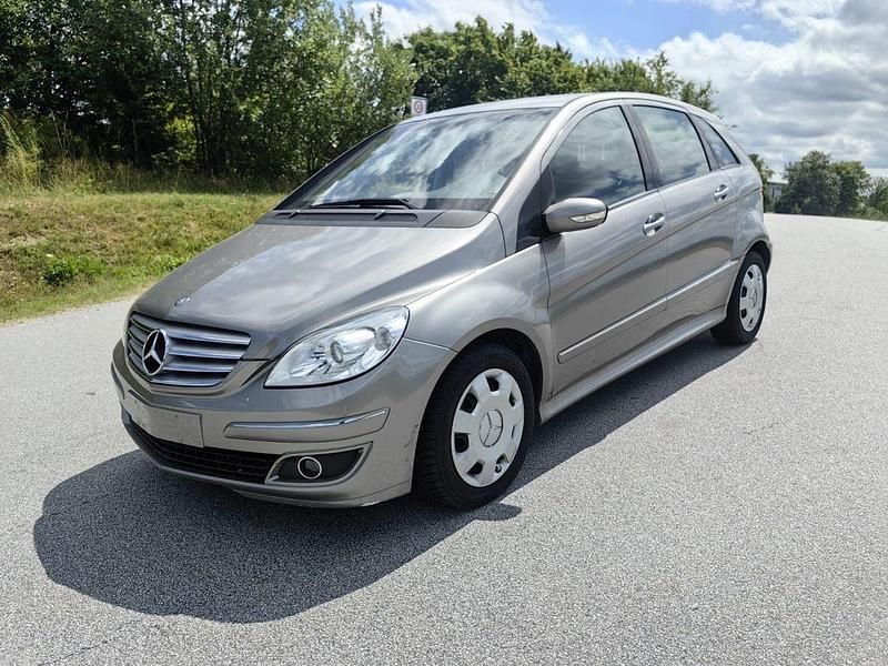 Gebraucht Mercedes B180 109 PS (80 kW) 2006 Grau Van / Kleinbus