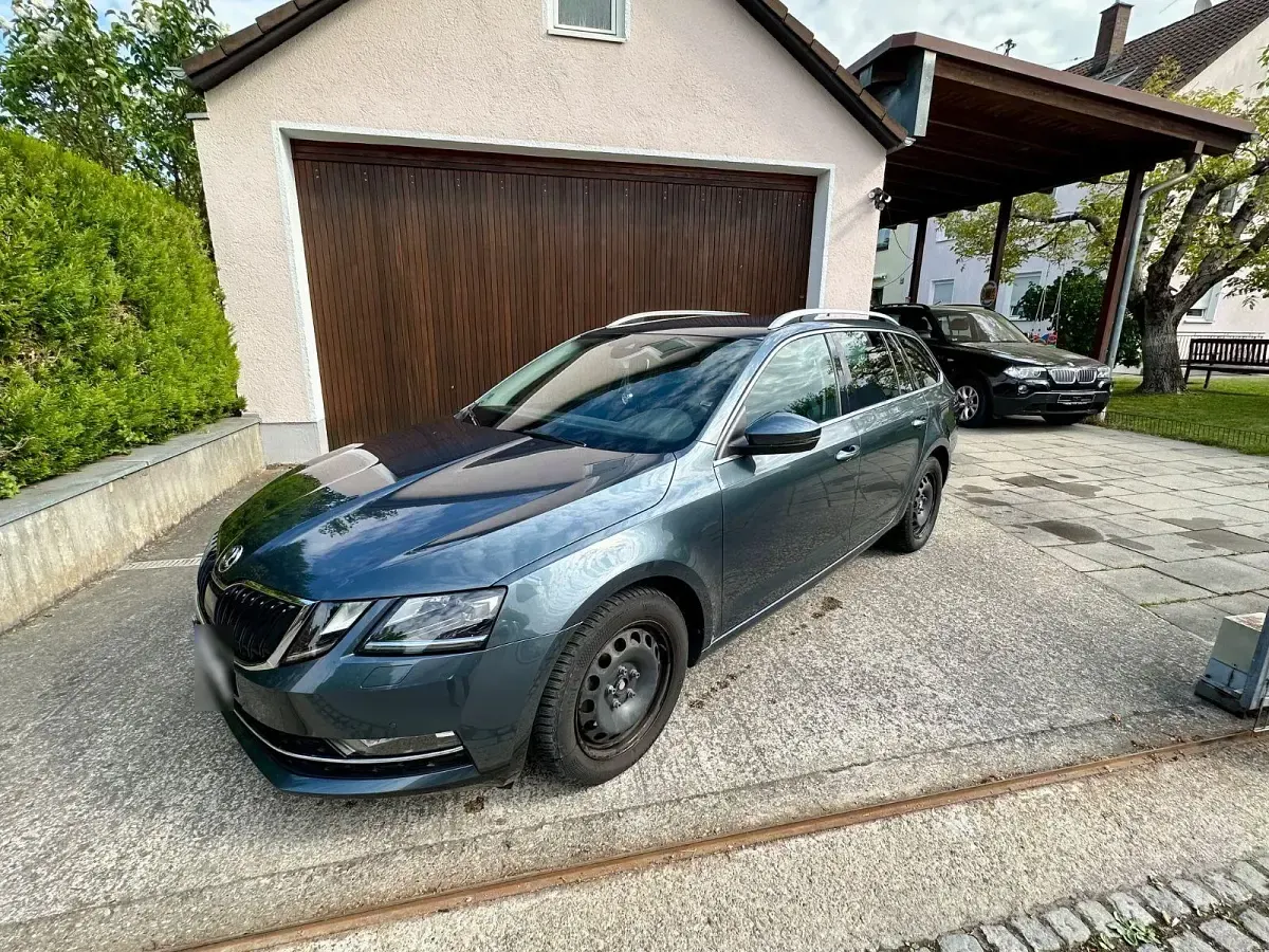 Gebraucht Skoda Octavia Premium Edition 150 PS (110 kW) 2020 Andere farben Limousine