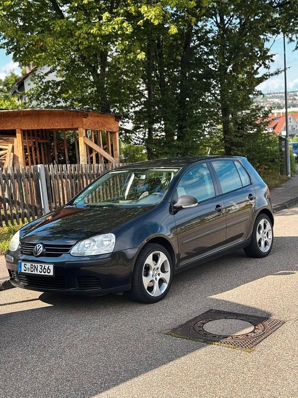 Schwarz Gebraucht 2005 VW Golf V Limousine | 2.300 € (Guter Preis) - Bild 1/4