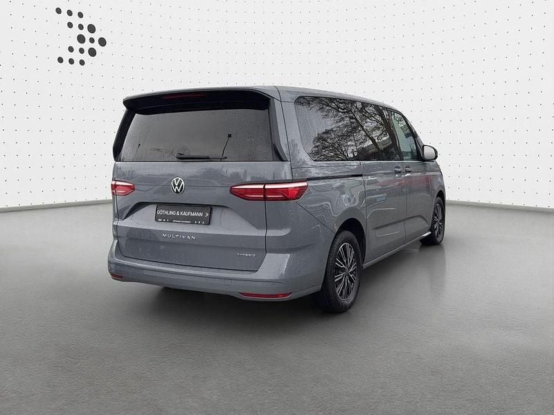 Gebraucht VW Multivan Life 218 PS (160 kW) 2022 Pure grey Van