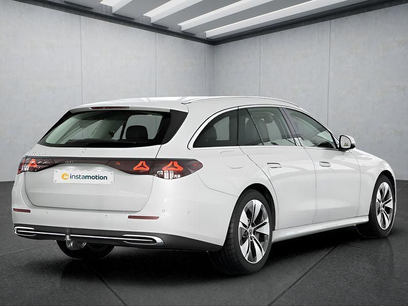 Gebraucht Mercedes E300 197 PS (144 kW) 2025 Weiß Kombi