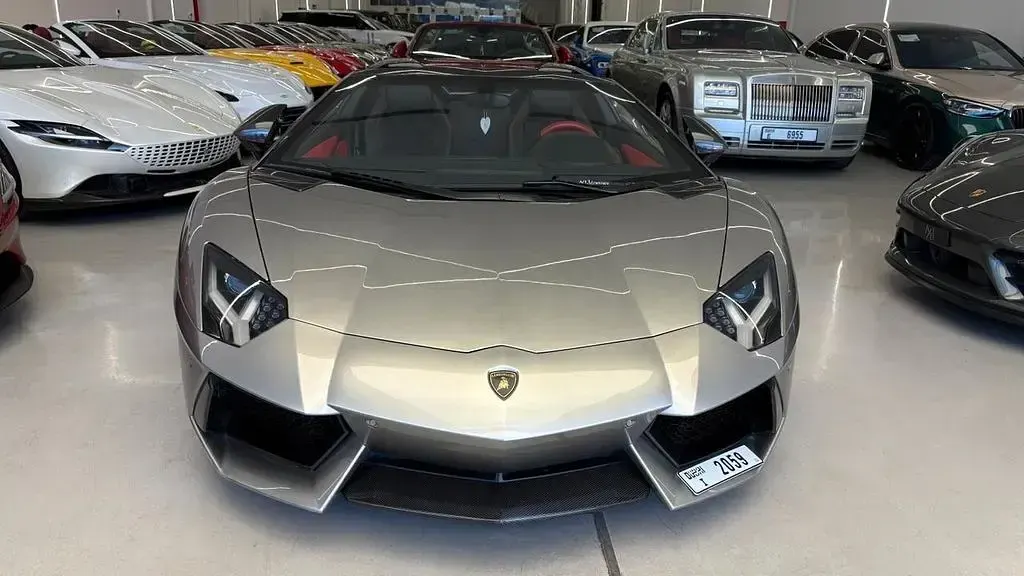Usata Lamborghini Aventador 700 CV (514 kW) 2015 Argento Cabrio