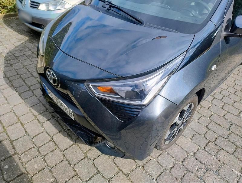 Gebraucht Toyota Aygo 72 PS (52 kW) 2019 Grau Kleinwagen