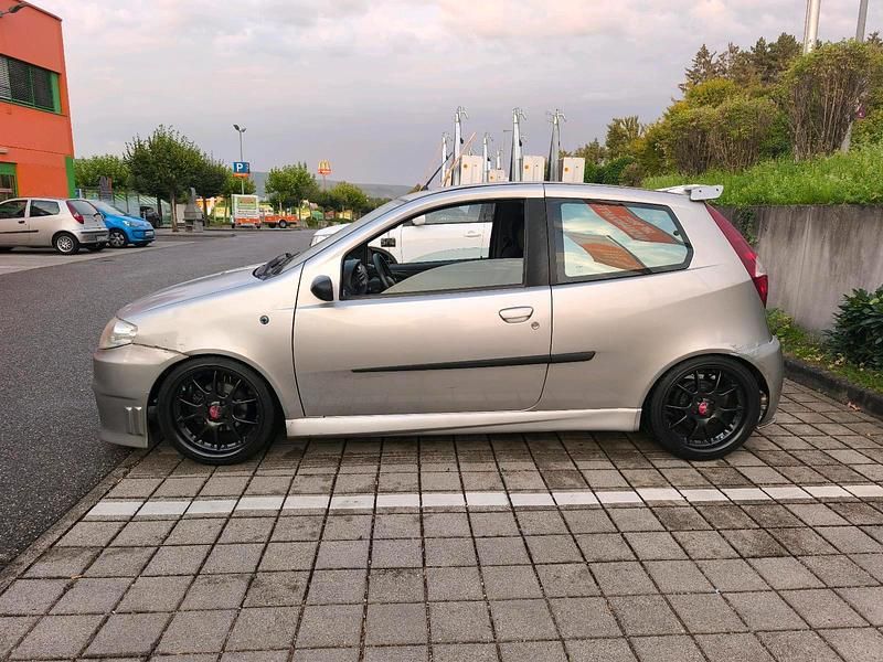 Grau Gebraucht 2004 Fiat Punto Kleinwagen | 1.700 € (Etwas zu teuer) - Bild 1/4