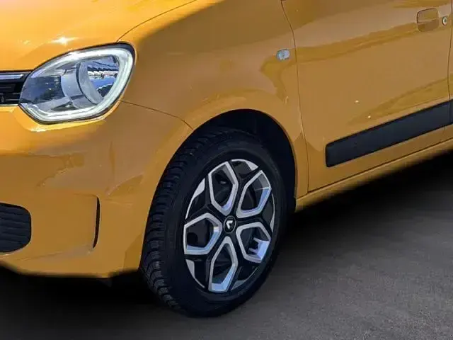 Używany Renault Twingo LIMITED 96 KM (70 kW) 2020 Biały Hatchback