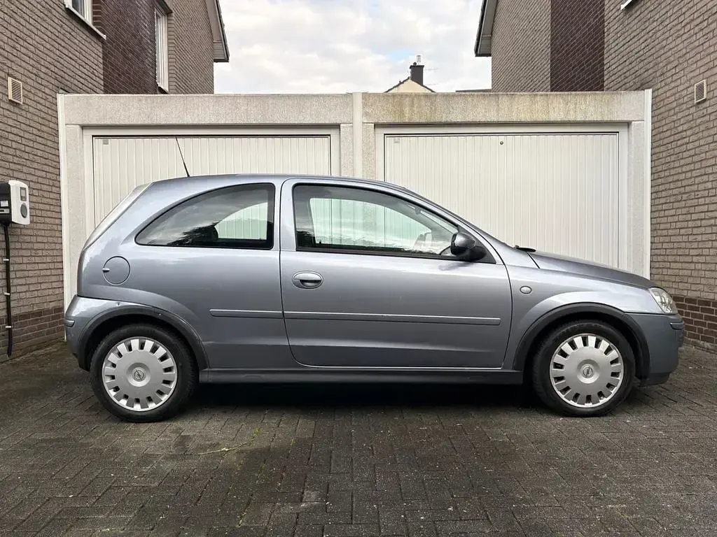 Gebraucht Opel Corsa Edition 80 PS (58 kW) 2006 Silber Kleinwagen