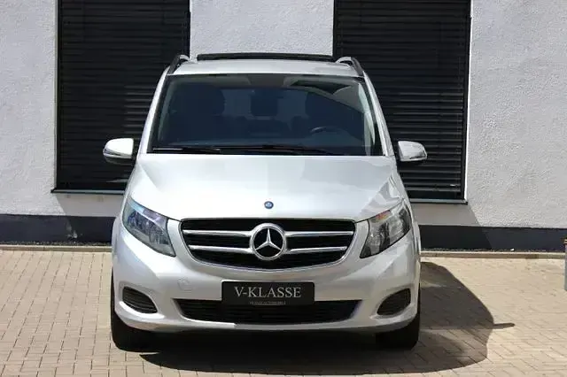 Gebraucht Mercedes V220 Avantgarde 163 PS (119 kW) 2017 Brilliantsilber metallic Van / Kleinbus