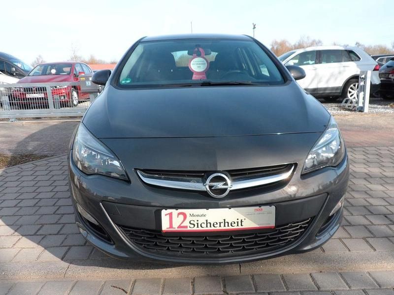 Gebraucht Opel Astra Active 140 PS (102 kW) 2014 Grau Limousine