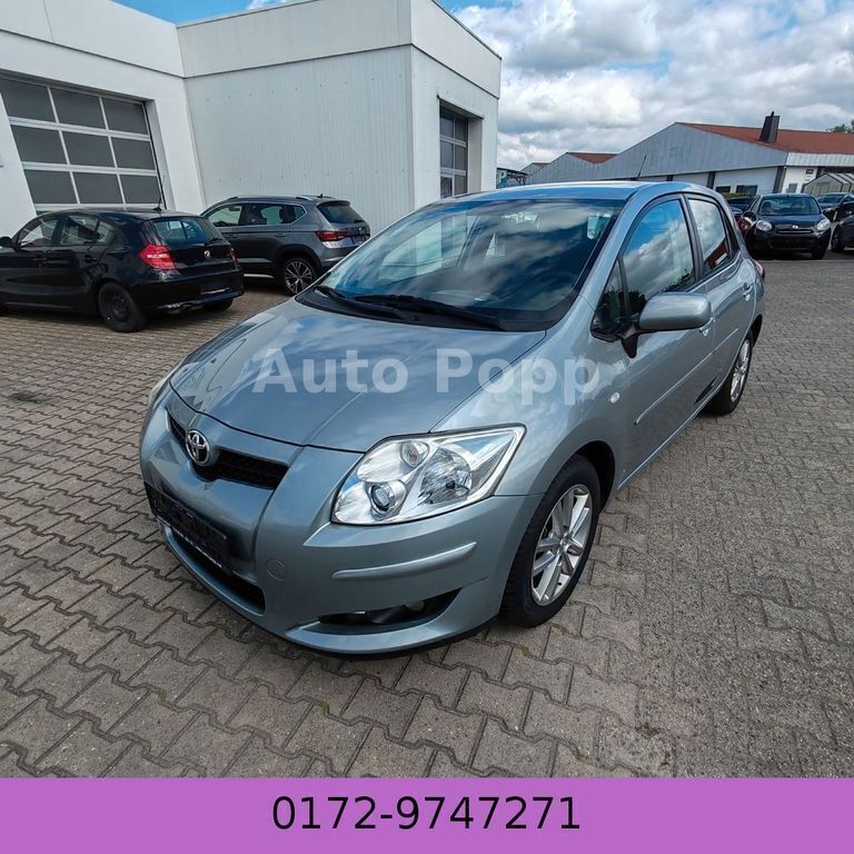 Silber Gebraucht 2009 Toyota Auris Life Limousine | 6.899 € (Fairer Preis) - Bild 1/4