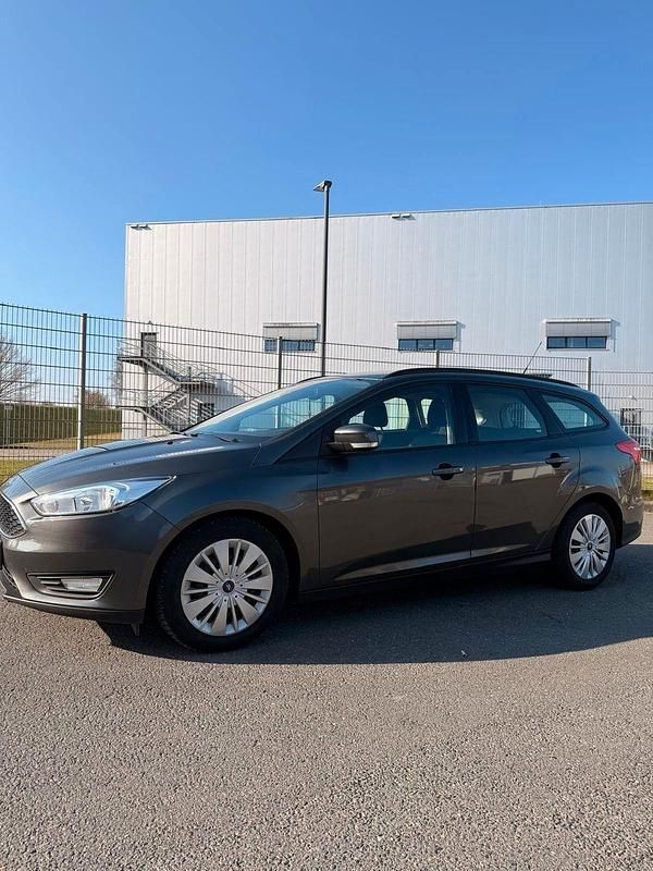 Gebraucht Ford Focus Titanium 150 PS (110 kW) 2016 Grau Kombi