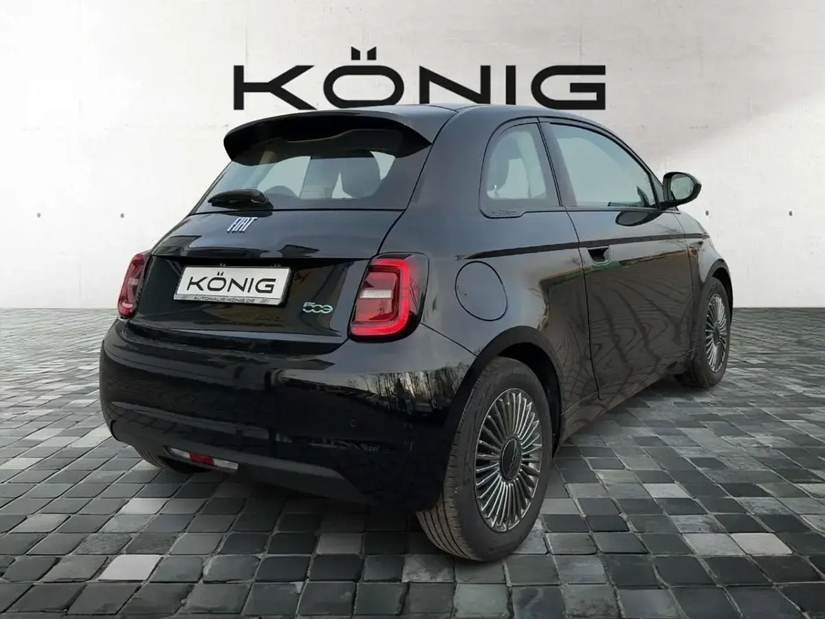 Gebraucht Fiat 500e Icon 86 kW (118 PS) 2022 Onyx schwarz Kleinwagen