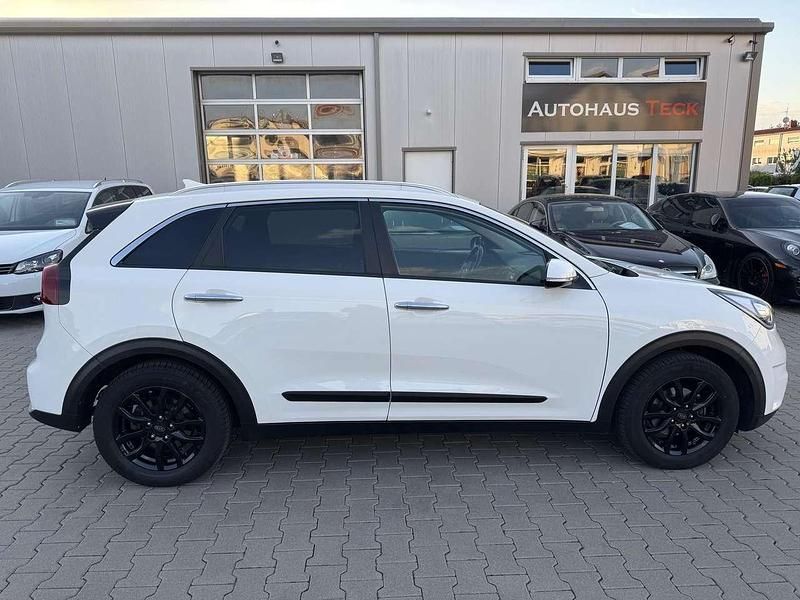 Gebraucht Kia Niro 141 PS (103 kW) 2018 Weiß SUV