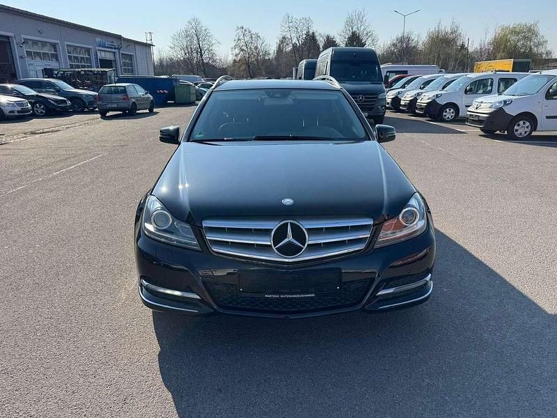 Gebraucht Mercedes C220 170 PS (125 kW) 2013 Schwarz  unilack Kombi