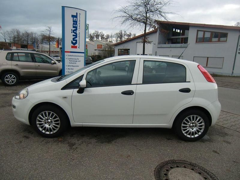 Gebraucht Fiat Punto Mystyle 69 PS (50 kW) 2016 Weiß Kleinwagen
