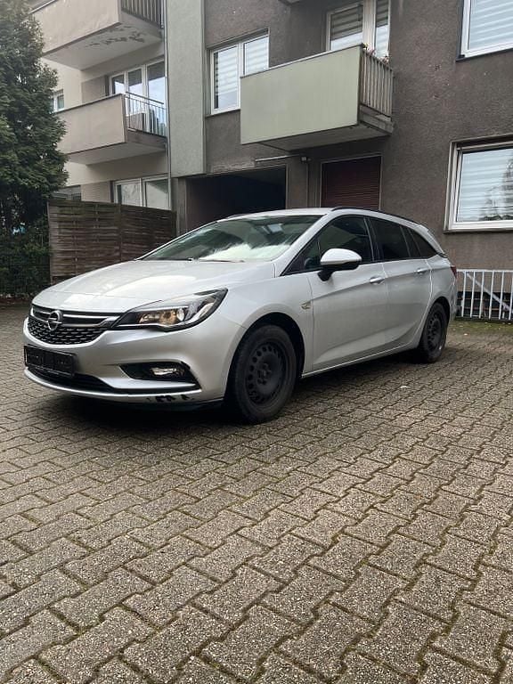 Silber Gebraucht 2017 Opel Astra Kombi | 2.900 € (Superpreis) - Bild 1/4