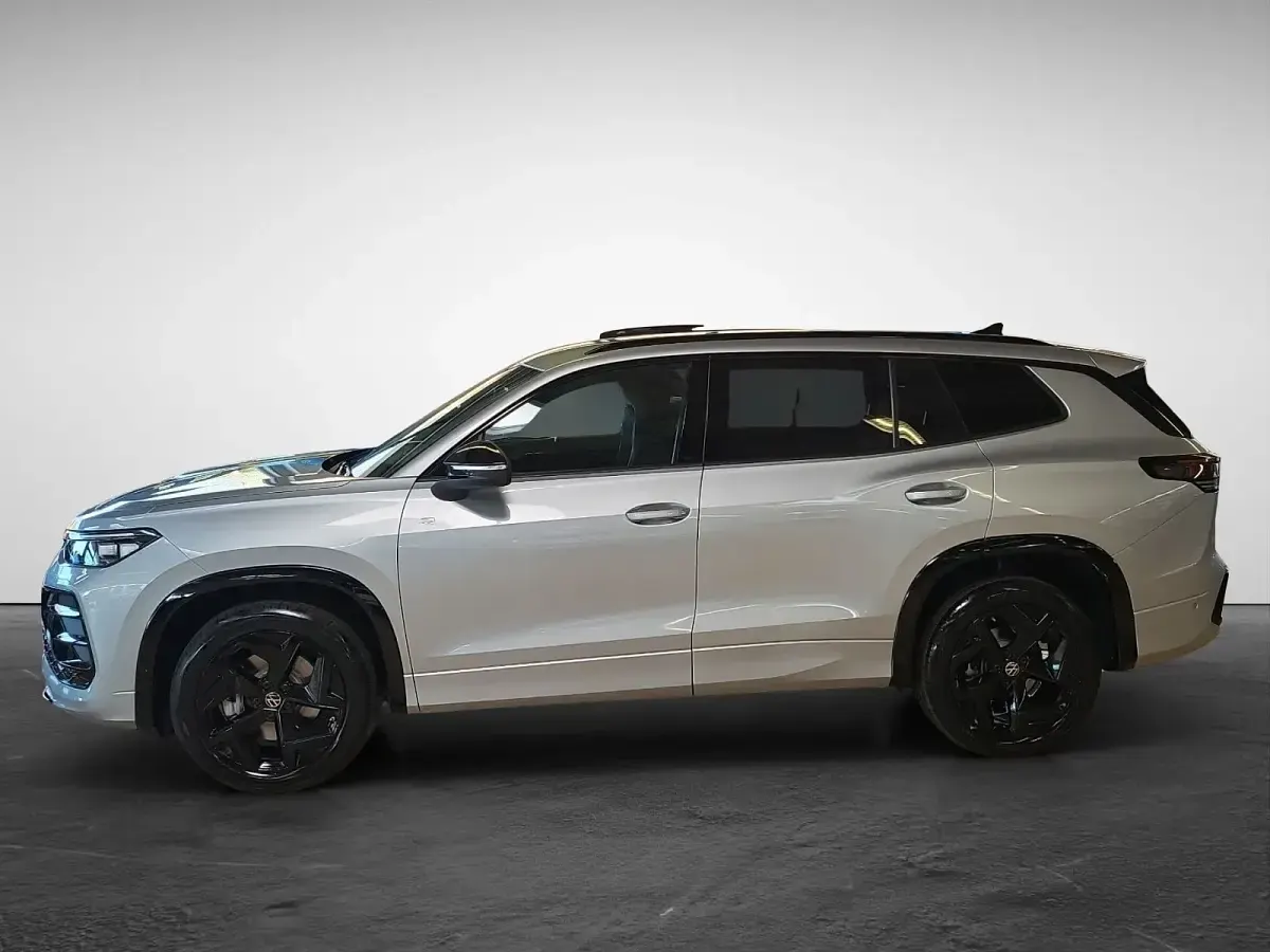 Gebraucht VW Tayron R-line 150 PS (110 kW) 2026 Oyster silver metallic SUV