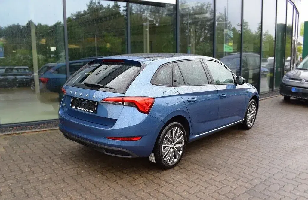 Gebraucht Skoda Scala Clever 95 PS (69 kW) 2021 Titanblau metallic Kleinwagen