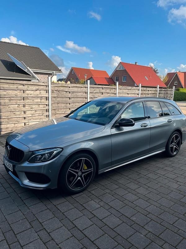 Silber Gebraucht 2016 Mercedes C220 AMG line Kombi | 19.999 € (Teuer) - Bild 1/4