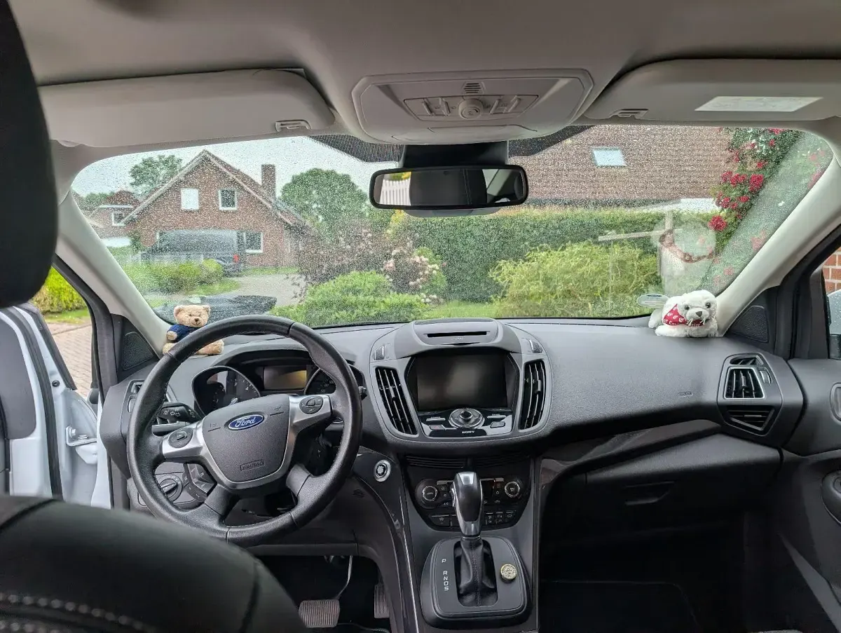 Gebraucht Ford Kuga Individual 179 PS (131 kW) 2016 Weiß SUV