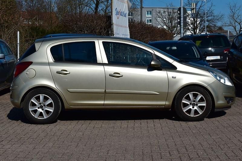 Gebraucht Opel Corsa Edition 80 PS (58 kW) 2007 Silber Kleinwagen