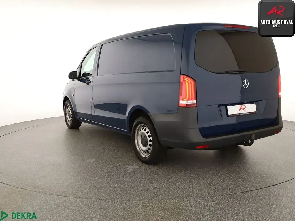 Gebraucht Mercedes Vito 190 PS (139 kW) 2019 Navyblau Van