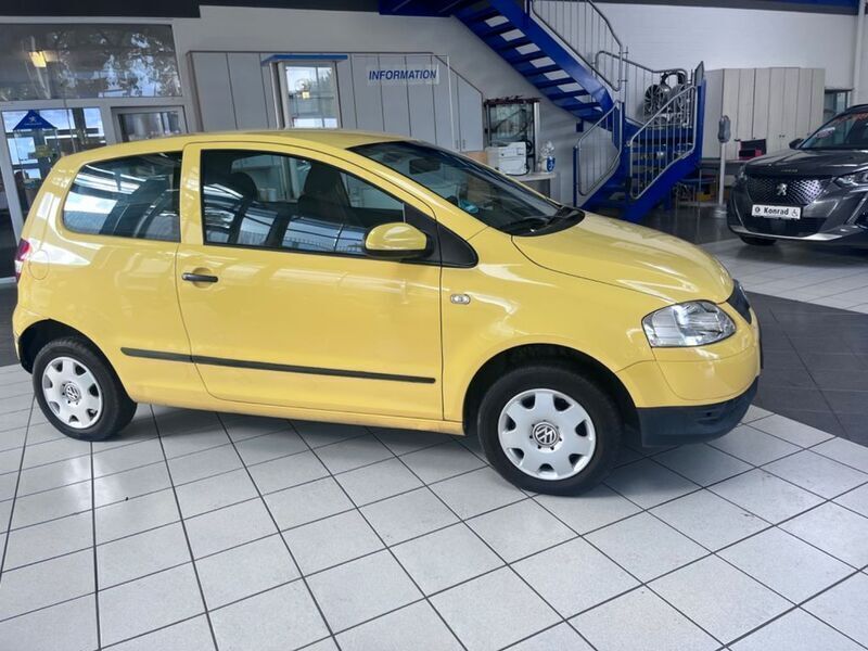 Gelb Gebraucht 2006 VW Fox Kleinwagen | 2.600 € (Teuer) - Bild 1/4