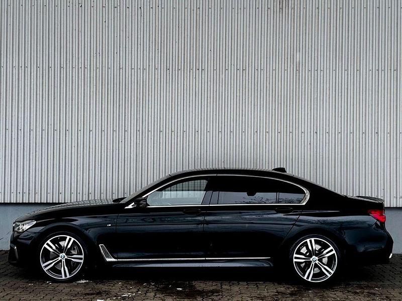 Gebraucht BMW 750L Executive 449 PS (330 kW) 2018 Schwarz Limousine