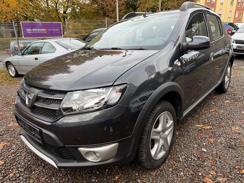 Grau Gebraucht 2016 Dacia Sandero Prestige Kleinwagen | 9.790 € (Fairer Preis) - Bild 1/4