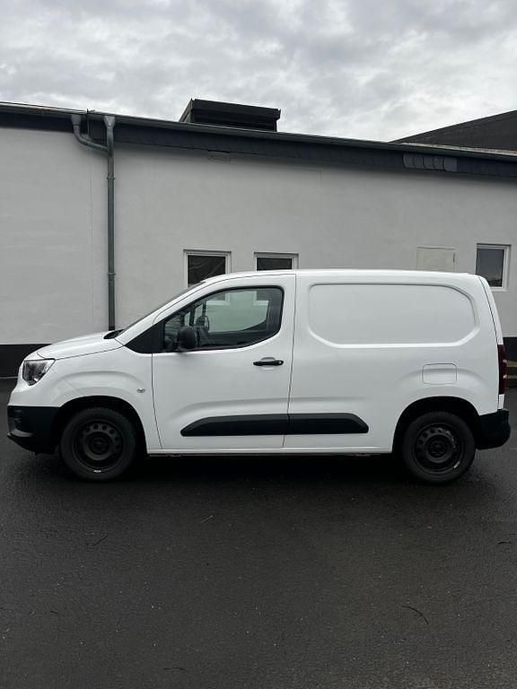 Second-hand Opel Combo 101 CP (74 kW) 2020 Argintiu Monovolum