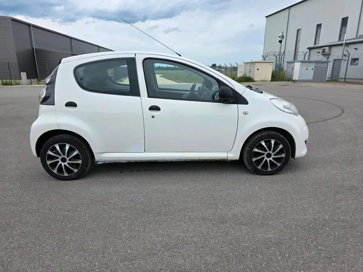 Gebraucht Citroën C1 68 PS (50 kW) 2008 Weiß Kleinwagen