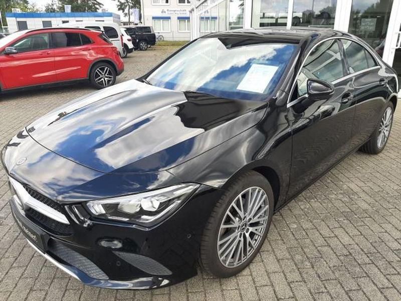 Kosmosschwarz metalliclack (metallic) Gebraucht 2019 Mercedes CLA200 Progressive Coupé | 25.990 € (Superpreis) - Bild 1/4