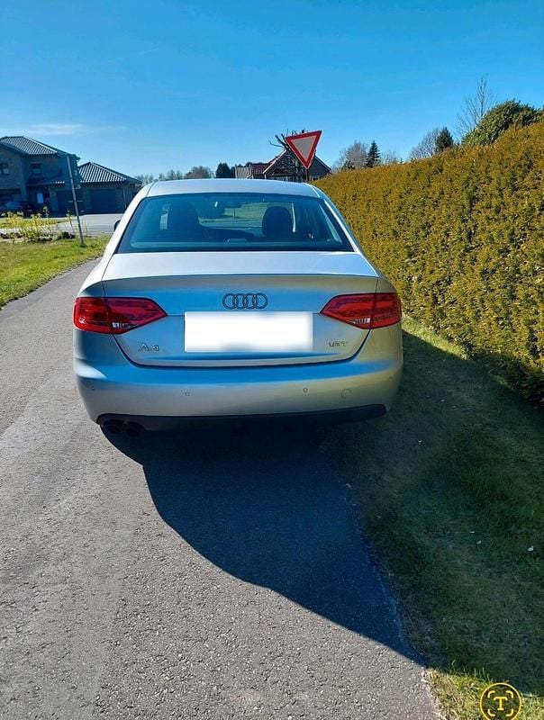 Gebraucht Audi A4 160 PS (117 kW) 2010 Silber Limousine